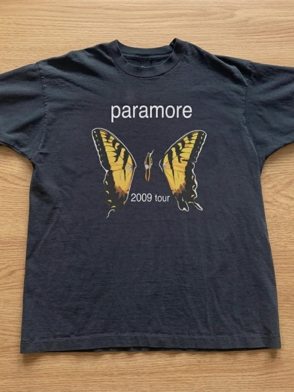 Paramore 2009 Tour Band Tee Graphic Tee Gildan Women’s Black T-shirt